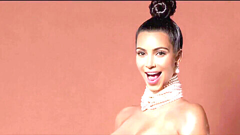 Kardashian, poonam pandey naked photoshoot, parodie