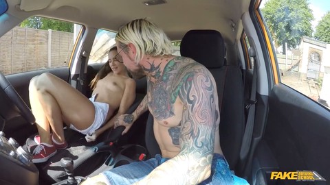 예쁜 엉덩이, 차, 펠라