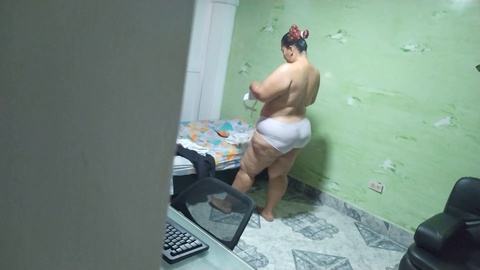 Voyeur video: Watching my curvy Colombian mother-in-law dressing up
