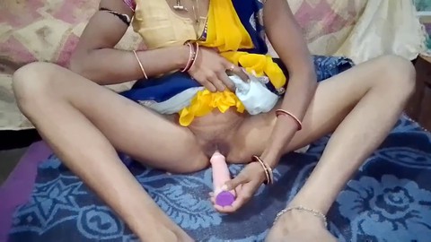 Payal bhabhi se fait enculer avec un gode et sa chatte est forée - vidéos de sexe anal épicé indien et de desi booty