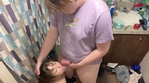 Small girl, nichons minuscules, lactating tits tiny dad