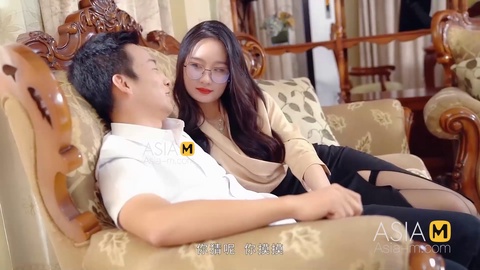 Guo Tong Tong, la segretaria cinese prosperosa, viene inculata nell'ultimo video porno asiatico di ModelMedia MSD-054