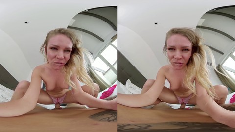 Die blonde Schönheit Claudia Macc taucht in ein immersives VR-Blowjob-Erlebnis ein