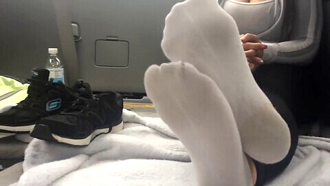 Ciorapi albi, bílé ponožky, japanese femdom sockjob