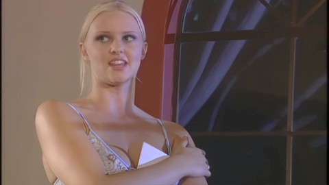 Die atemberaubende blonde Sexkätzchen Hannah Harper wird so lange gevögelt, bis ihre großen Titten mit Sperma bedeckt sind