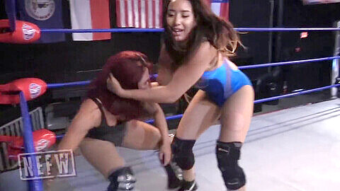 Hania affronte Miranda Alize lors d'un match de catch féminin intense !