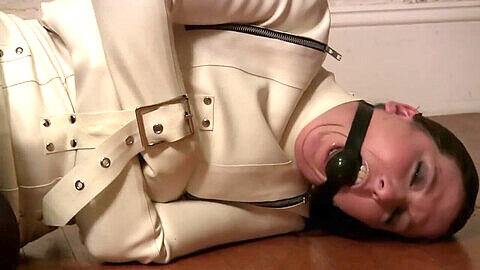 Soffocamento con palle, straitjacket, domination & submission