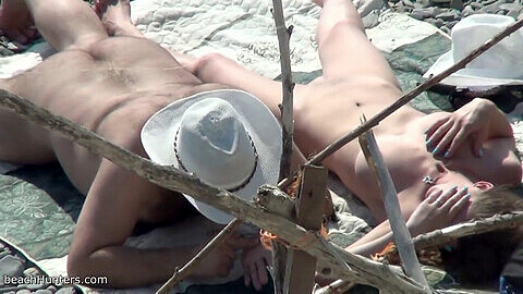 Beachhunters, voyeurismo public, nude beach