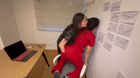 Real sex, universitaria, beso lesbico