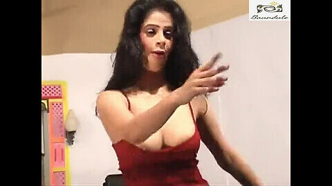 Compilation of Indian beauty showcasing her large breasts and traditional dance skills