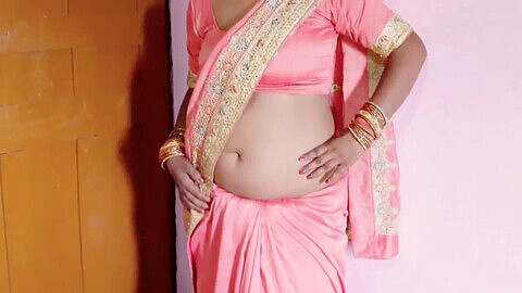 Seductive mother shows off her stunning saree and shares BBC with other hot moms