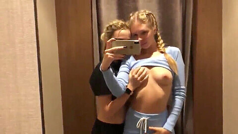 Deux superbes filles découvrent leur sexualité devant la caméra pour la première fois