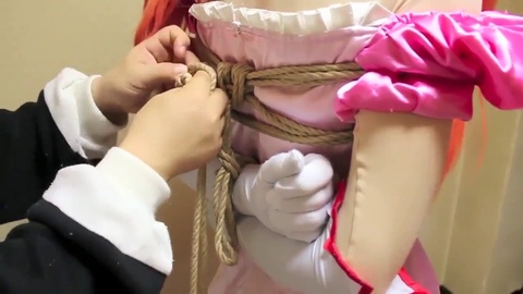 Kigurumi (le costume d’animal), bondages, bondage