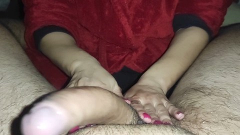 Sensual handjob, oily morning rubdown in amateur POV with close-up cumshot