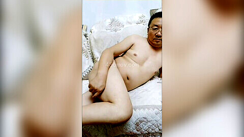 Chinese older man voyeur, japan suit daddy, asian daddy mature gay