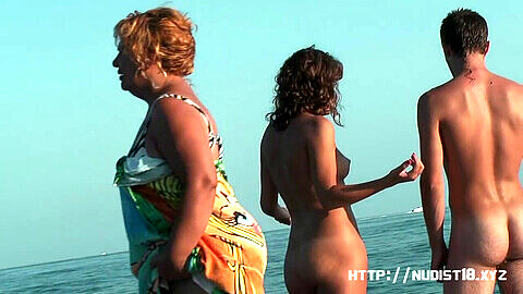 Public shower nude beach, mezczyzna na golasa na plaży, playa nudista