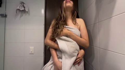 Intenso piacere lesbico con bellissime colombiane che ti ecciteranno!