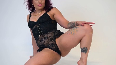 Pierced pussy, lap dance, thick and curvy