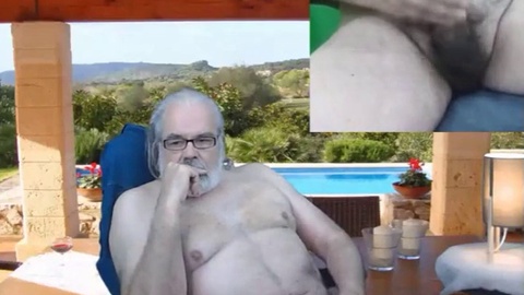 Geiler Vater teilt eine explosive Sperma-Show vor der Webcam