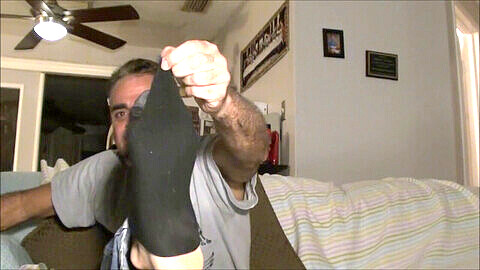 Gay Italian master teases with his hot soles and a cum countdown