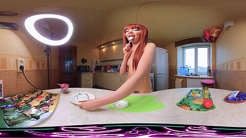 Cucina nuda in VR 360! Preparazione di una colazione leggera e deliziosa mentre si gode del divertimento kinky