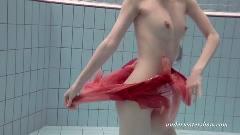 水中ショー, きついマンコ, 水泳