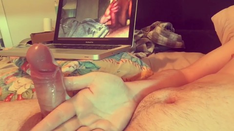 Mirando porno, juego de semen gay, solo de macho