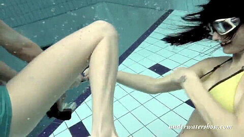 Mira el video xxx, neked swiming girls, china喷水 中国