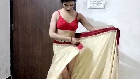 Heiße schmutzige Gespräche mit der indischen Tante Kajolbabs in wilder desi Aktion